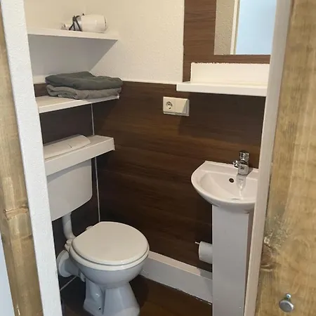 Eleven Apartment *